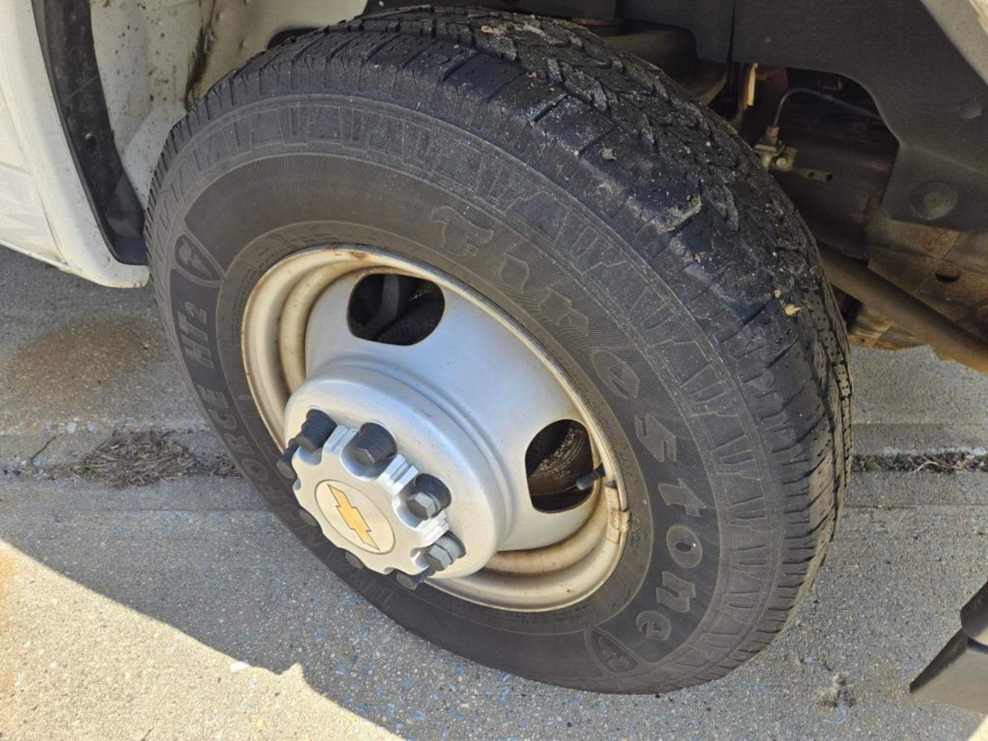 2019 Chevy Express Truck - Image 6 of 36