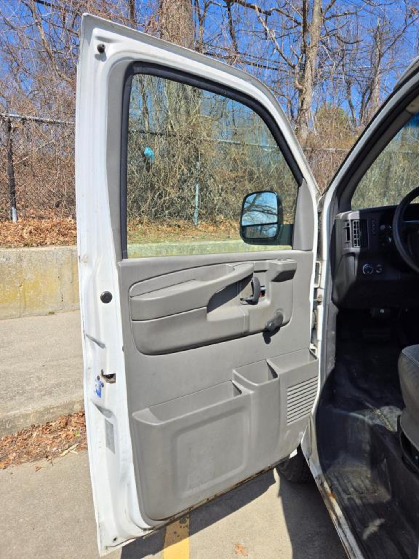 2008 Chevy 2500 Express (NO TITLE) - Image 11 of 25