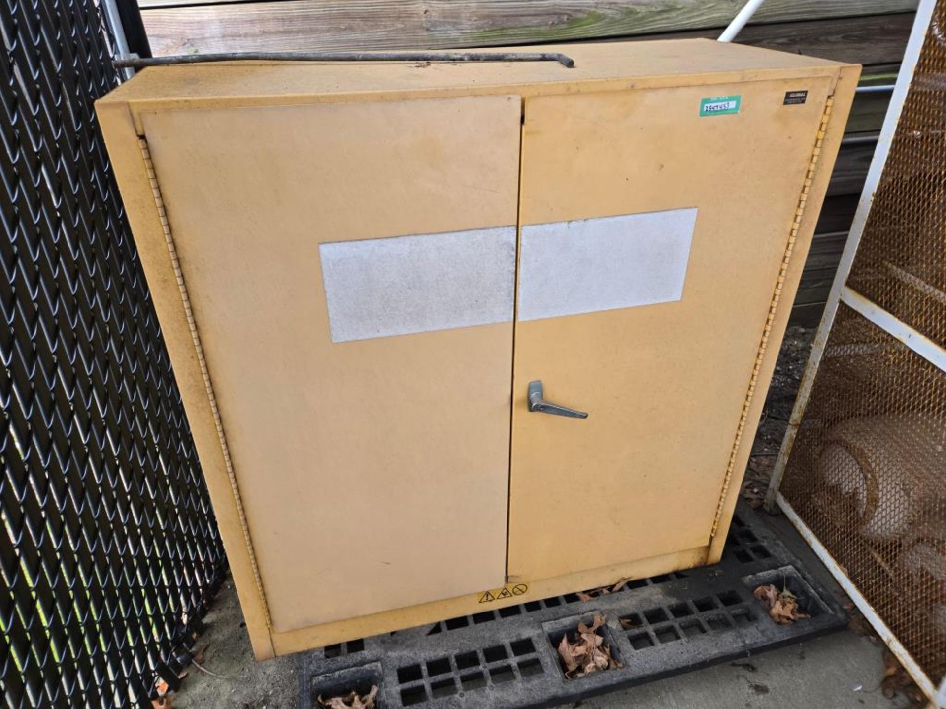 Storage Cage & Cabinet - Image 4 of 6