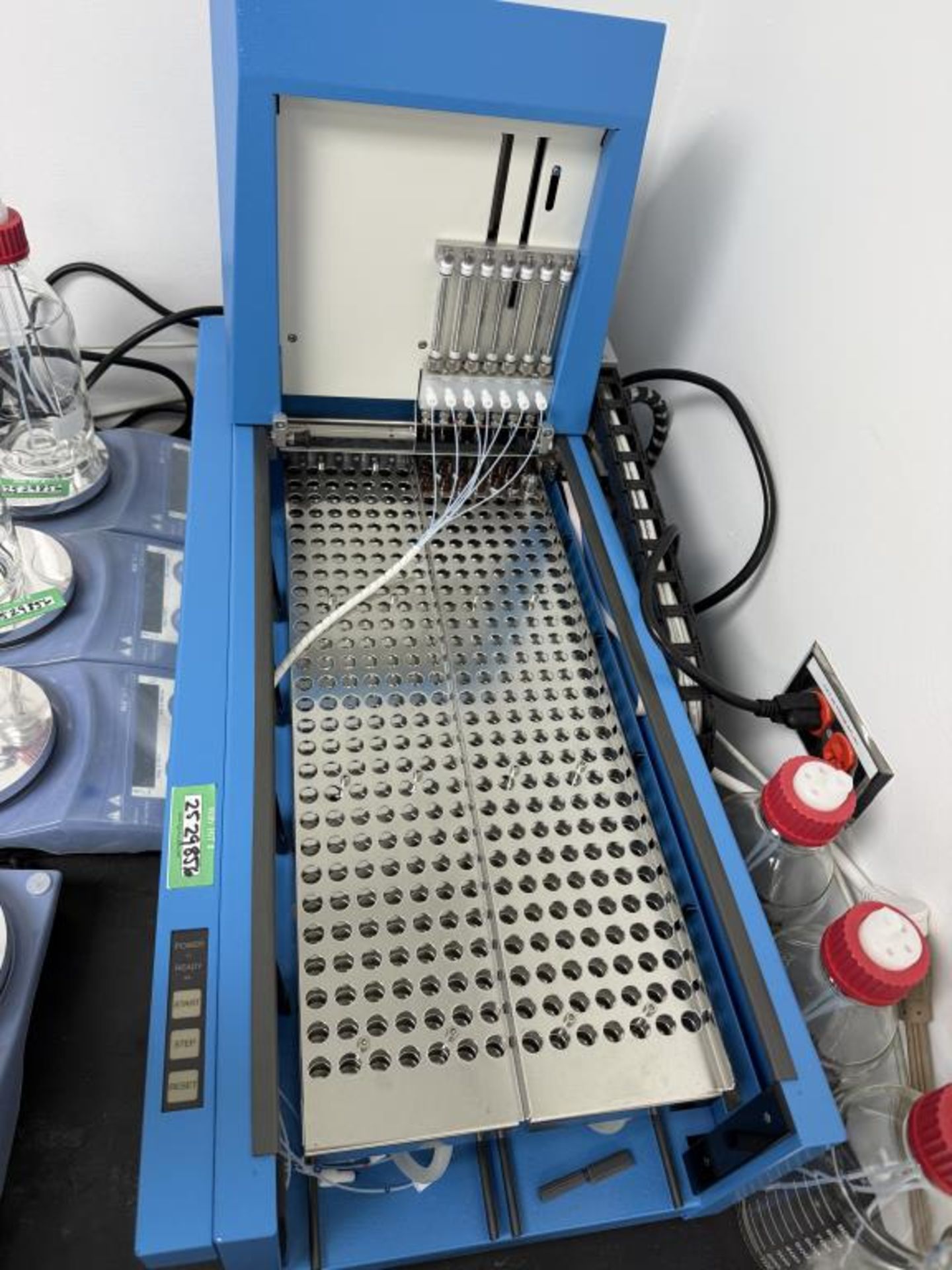 Sotax CE7smart Cell Dissolution System - Image 11 of 13