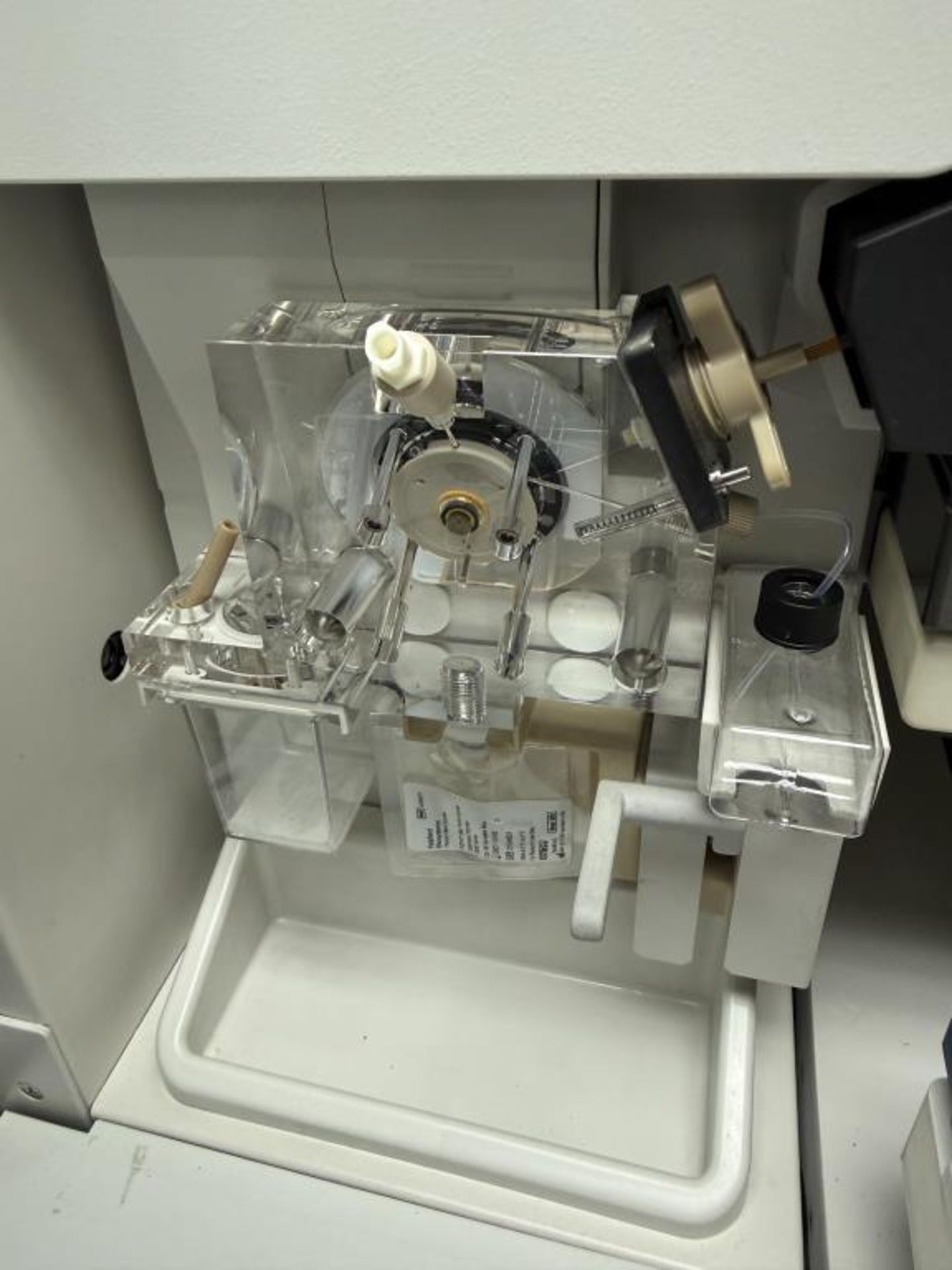 Applied Biosystems 3500 Genetic Analyzer - Image 6 of 8