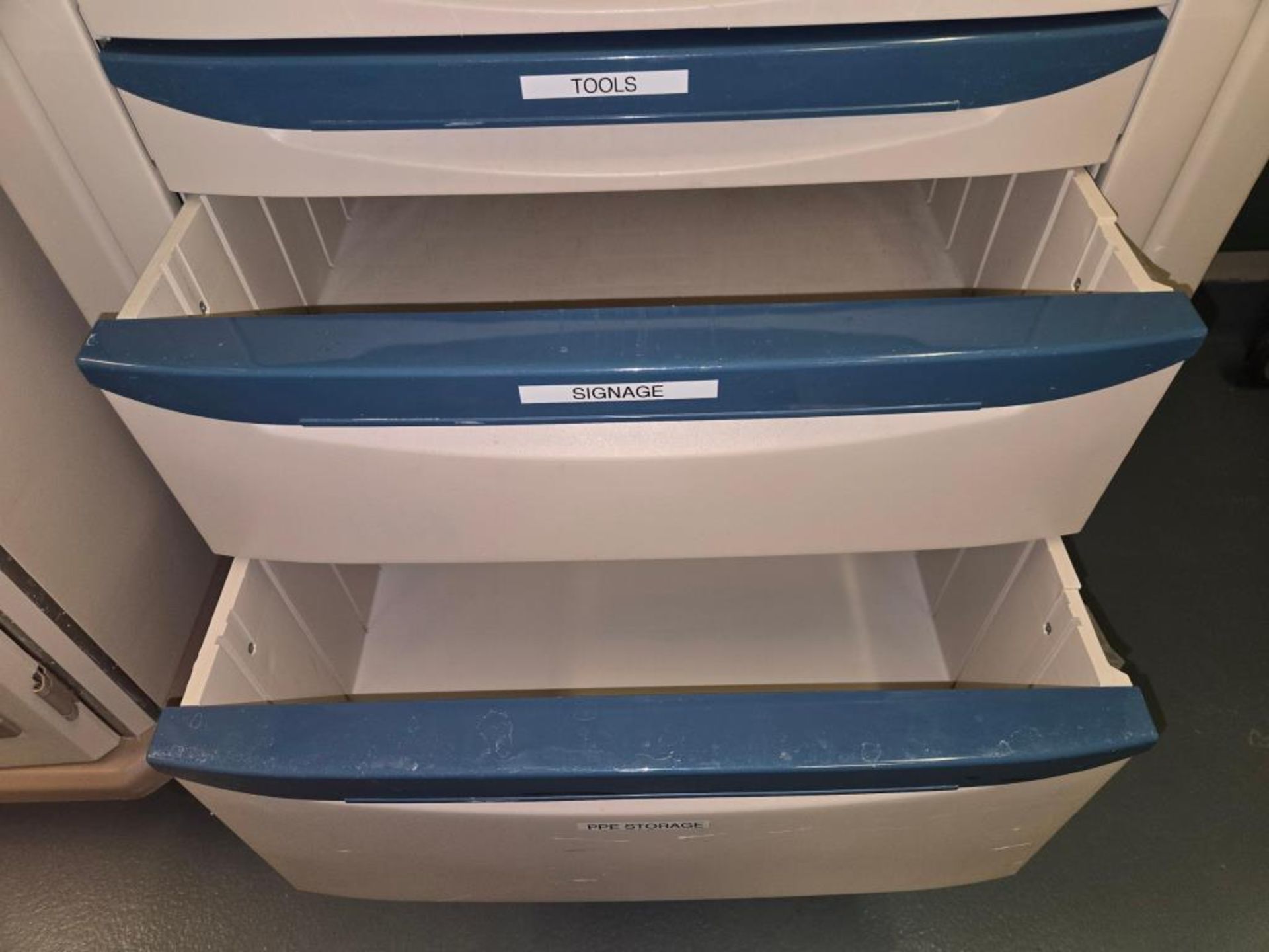 Metro Lab Cabinets - Image 15 of 18