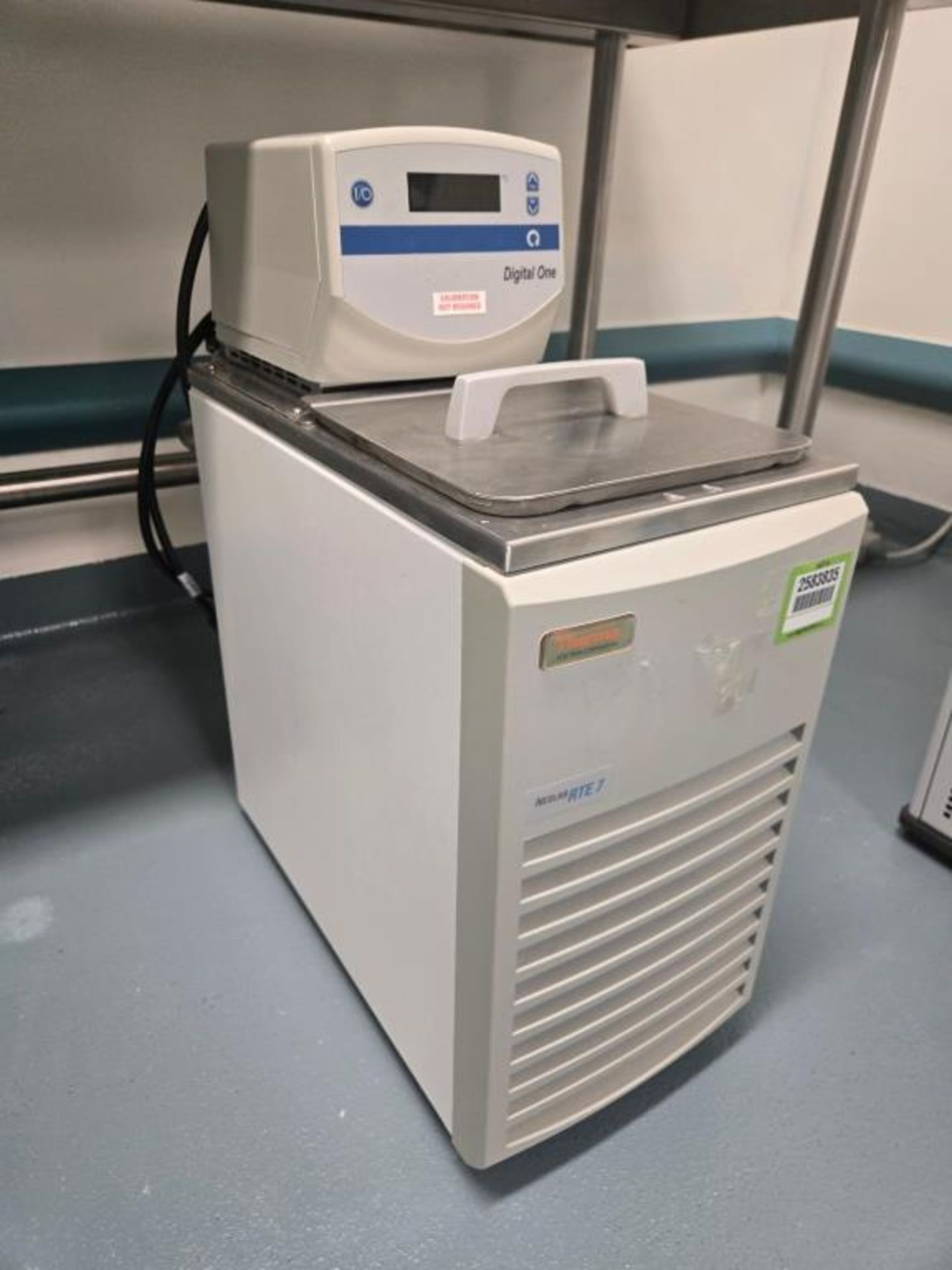 Thermo Scientific Circulator Bath - Image 2 of 7