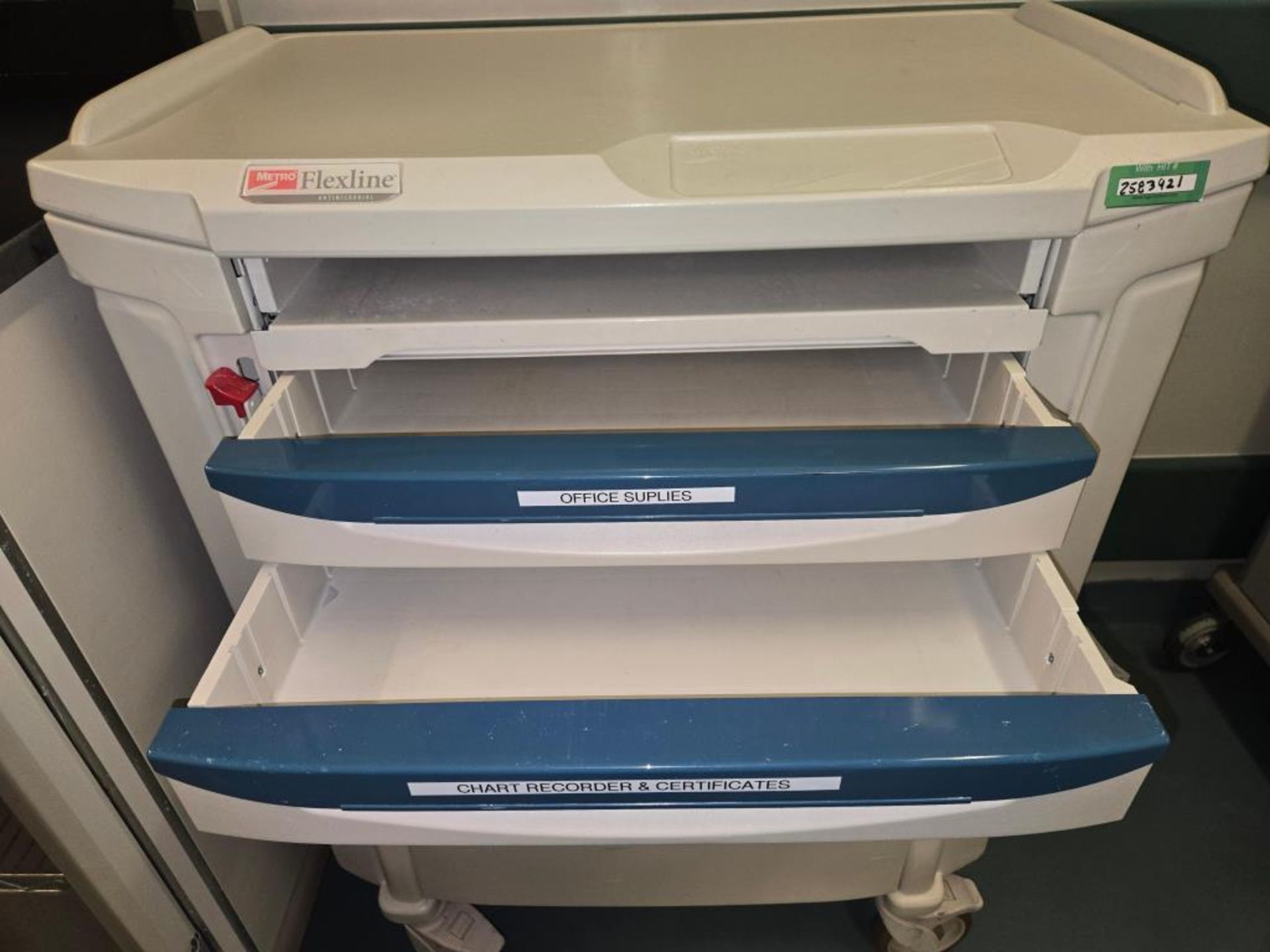 Metro Lab Cabinets - Image 16 of 18