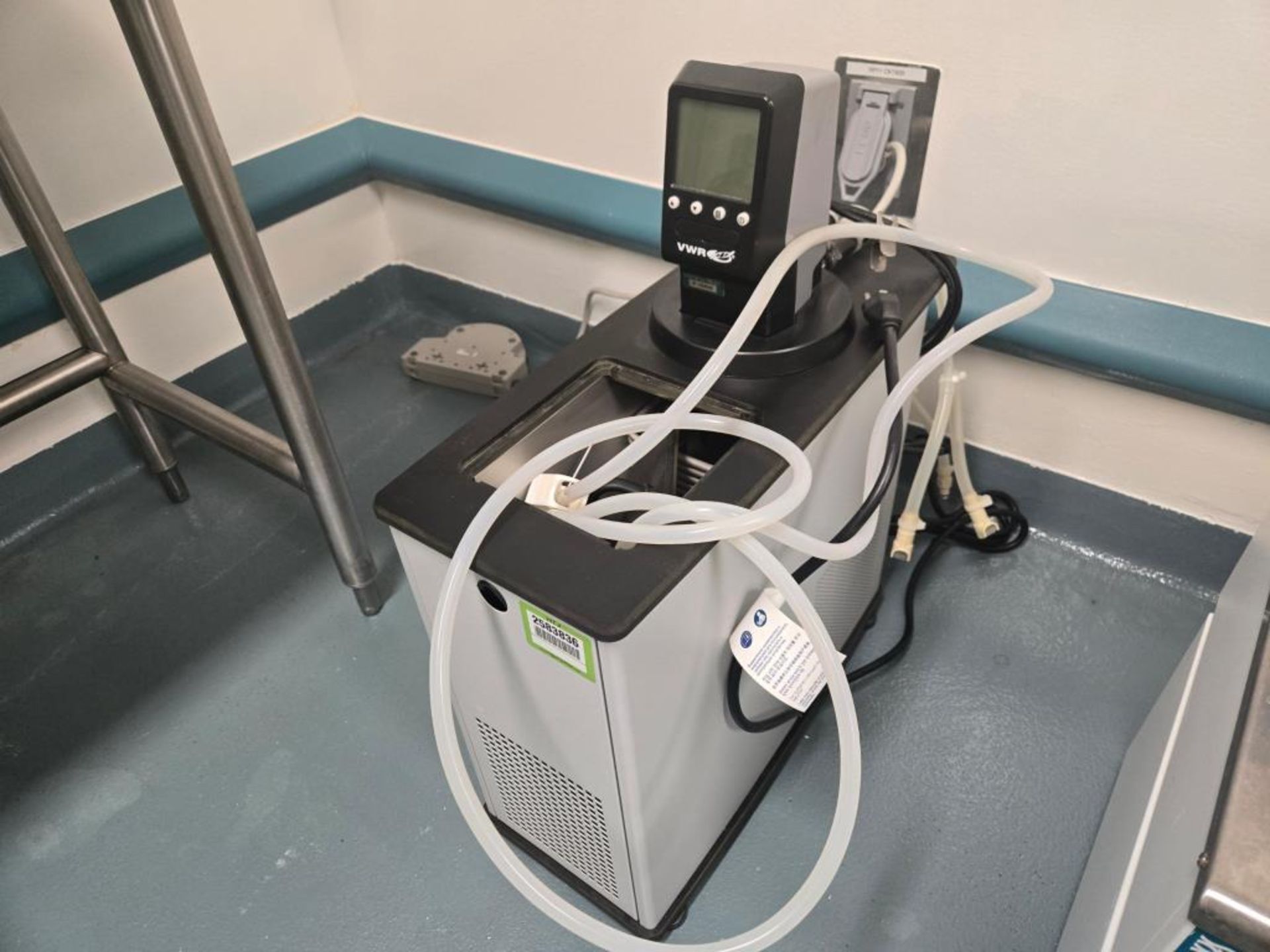 VWR Circulator Bath
