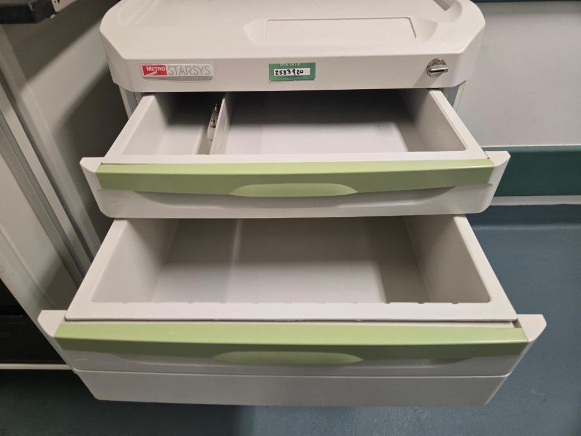 Metro Lab Cabinets - Image 21 of 22