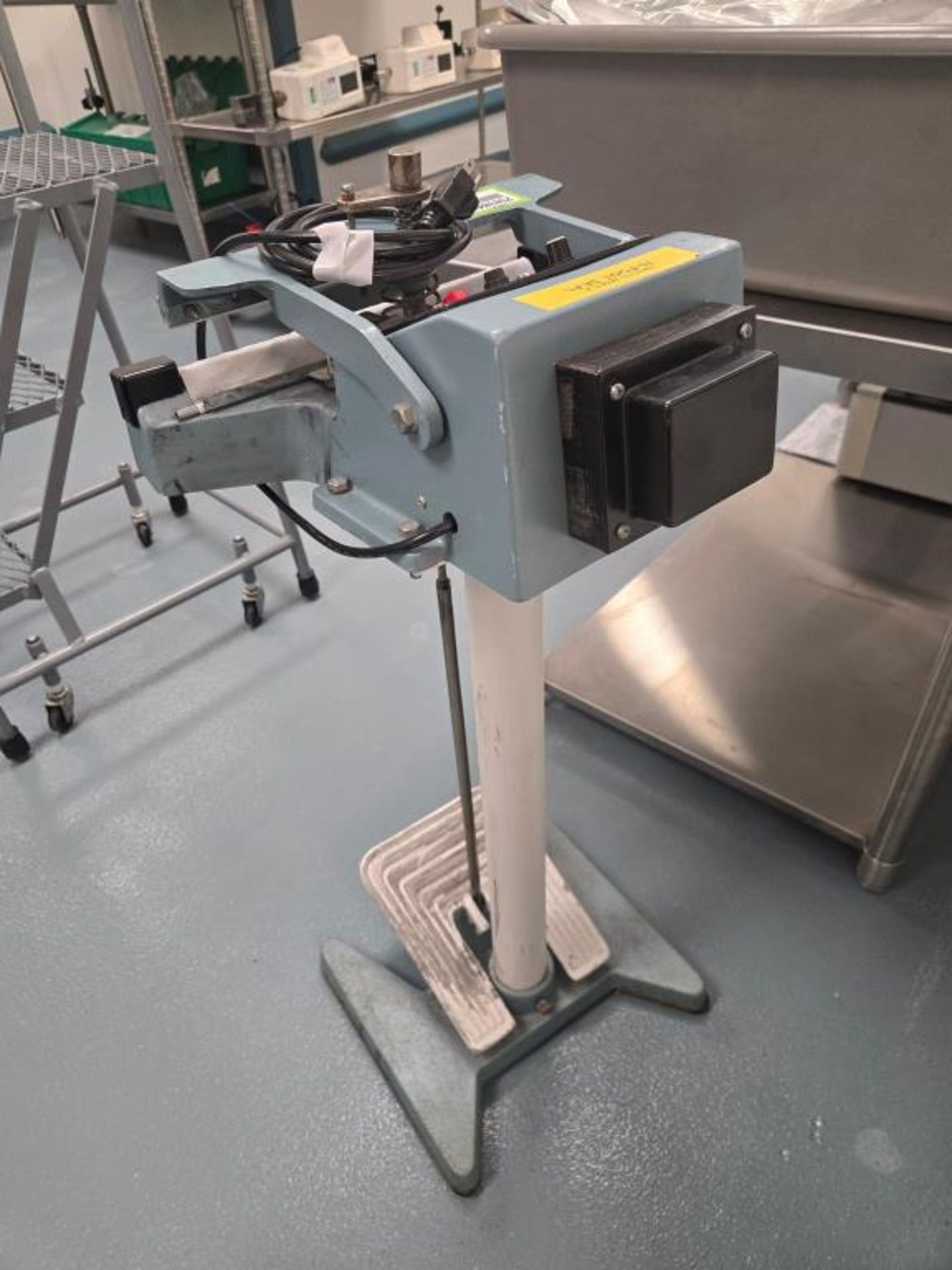 Bag Sealer - Image 5 of 8