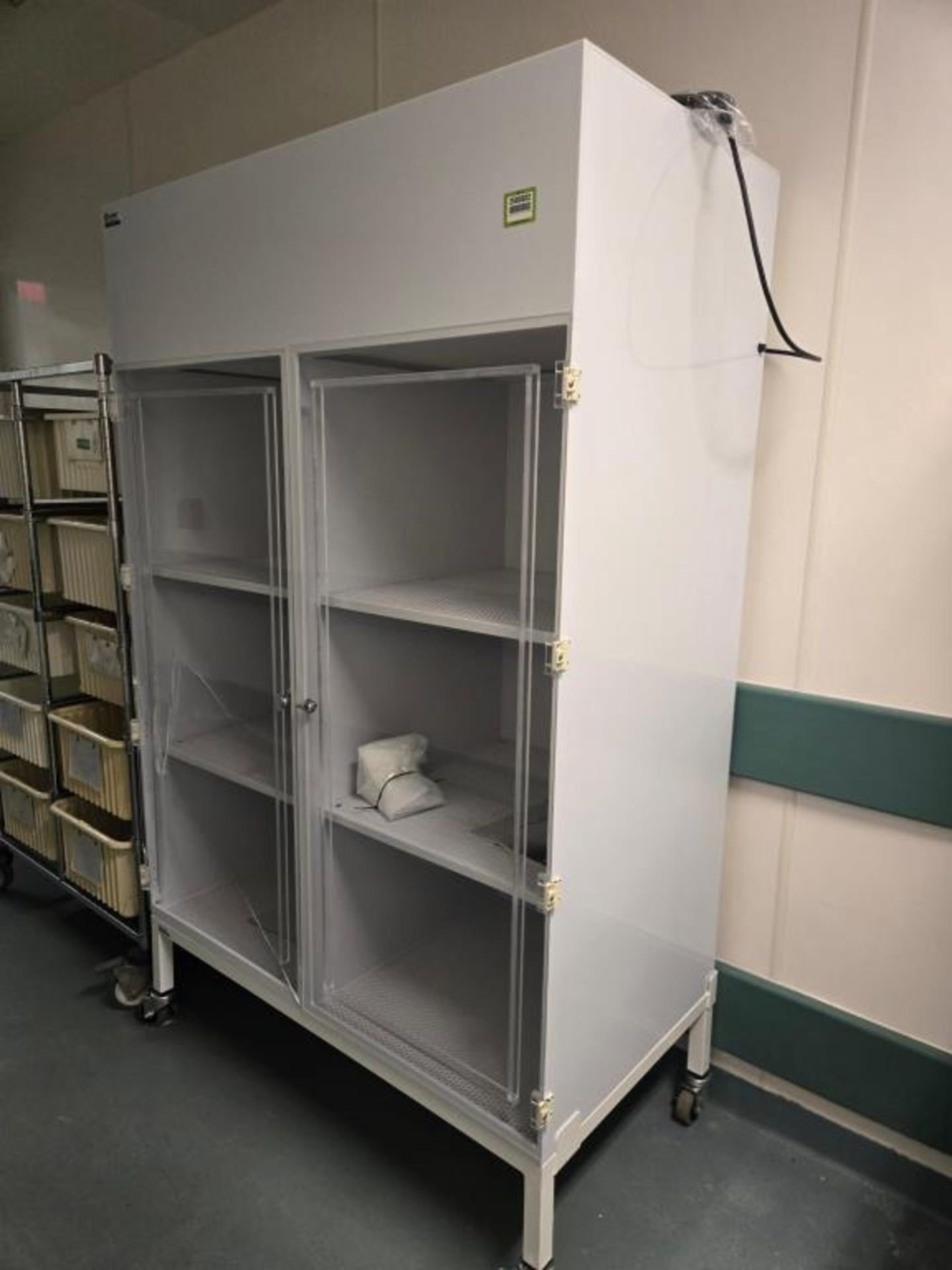 Lab Storage - Image 2 of 8