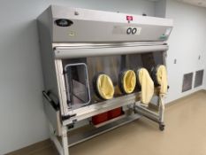 Nuaire Four Glove Isolator