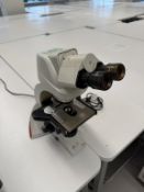 Leica DM 1000 Microscope