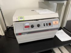 Beckman Allegra 6 Centrifuge