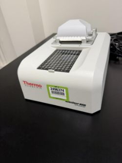 NanoDrop 8000 Spectrophotometer
