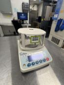 A&D Engineering Digital Precision Balance