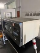 New Brunswick Innova 44 Incubator Shaker
