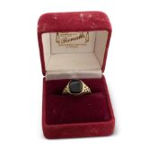 9CT GOLD SIGNET RING