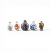 KONVOLUT VON FÜNF SNUFFBOTTLES