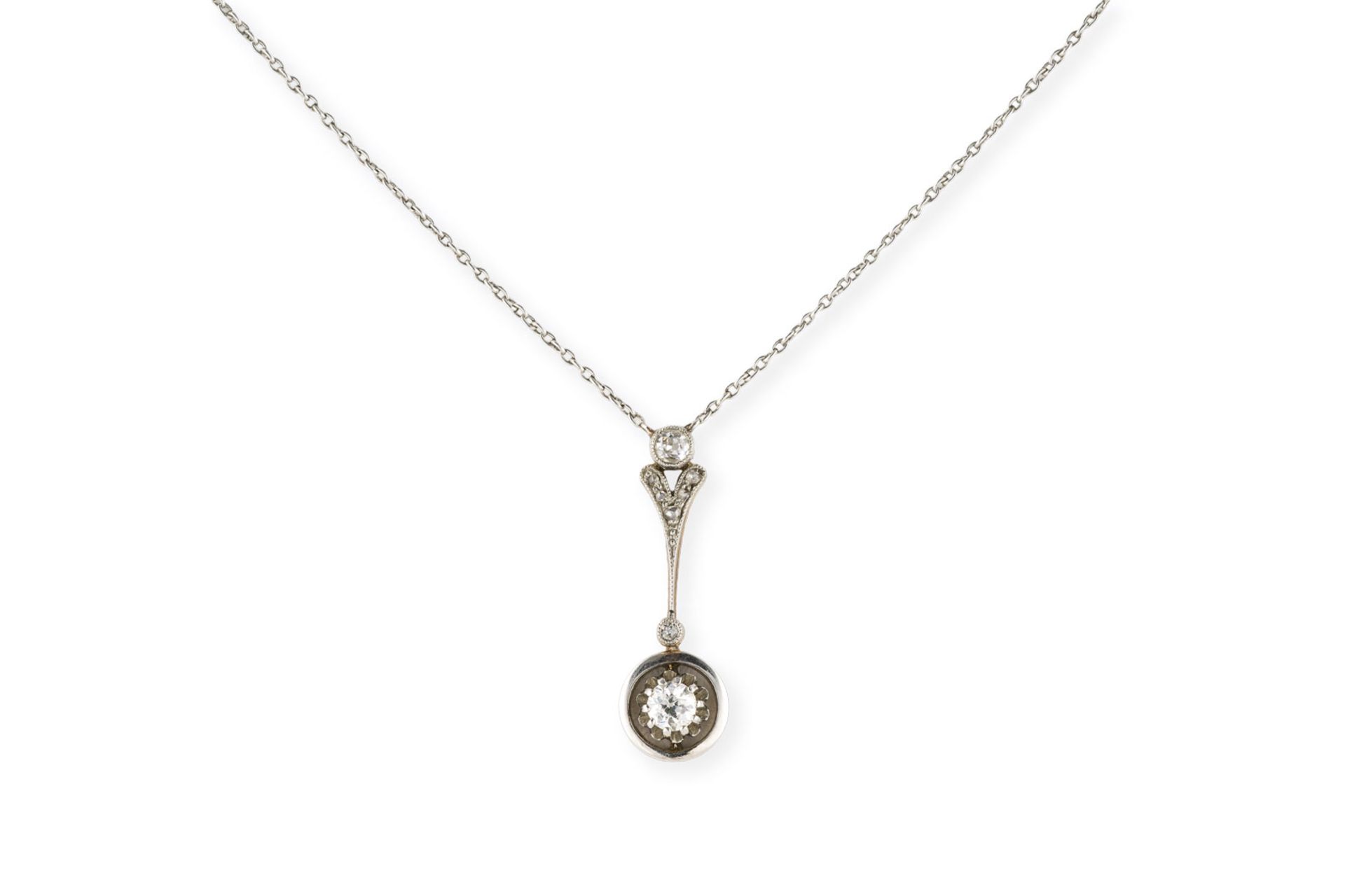 FEINES ART DÉCO COLLIER