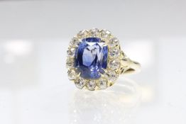 Natural 1.25ct F VS2 Diamond & 6.45ct Sri Lankan Sapphire Ring Cornflour Blue - 18ct Yellow Gold