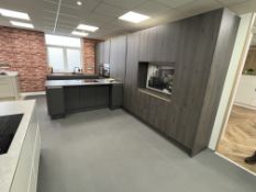 Vista & Carina Kitchen Display With Appliances, Hardware And Accessories