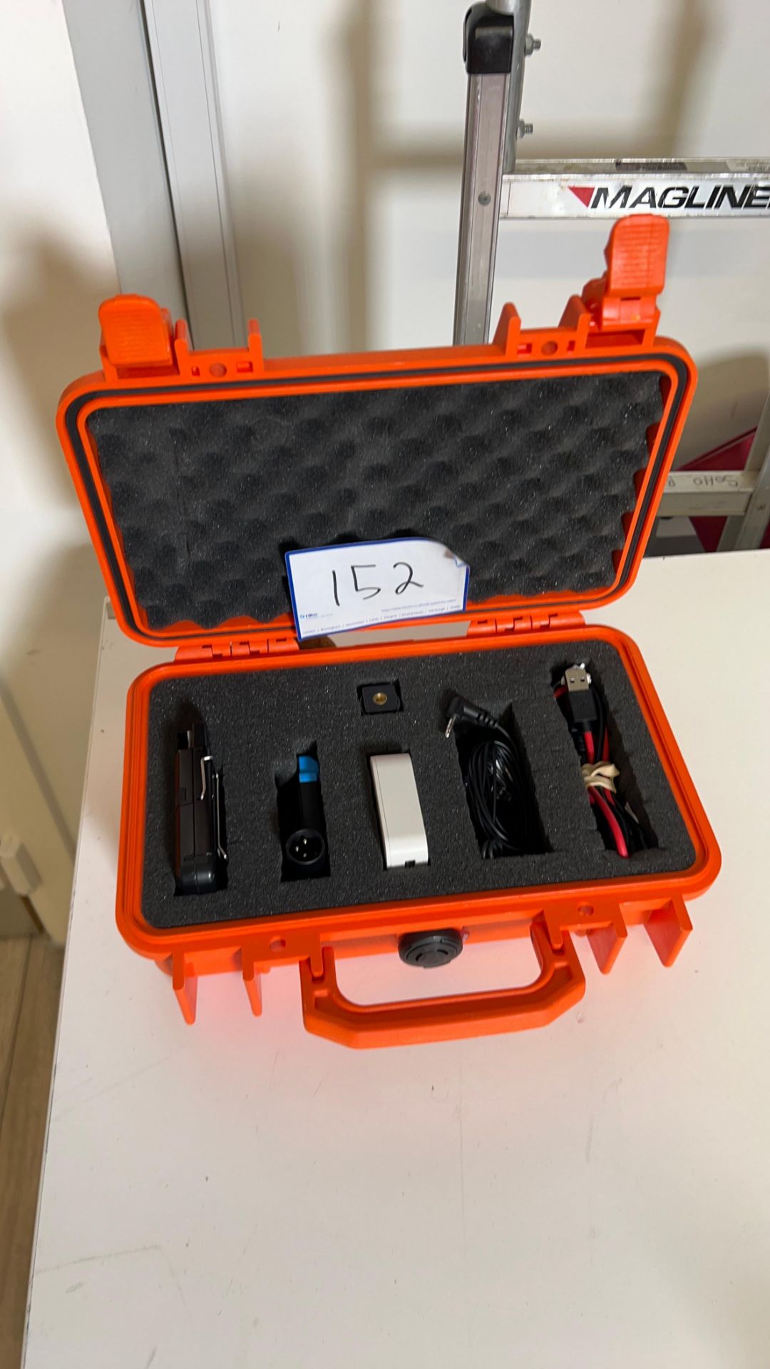 Sennheiser SK AVX Digital Wireless Tie-Clip Bodypack Transmitter With ME2 Capsule Kit in Hard Case