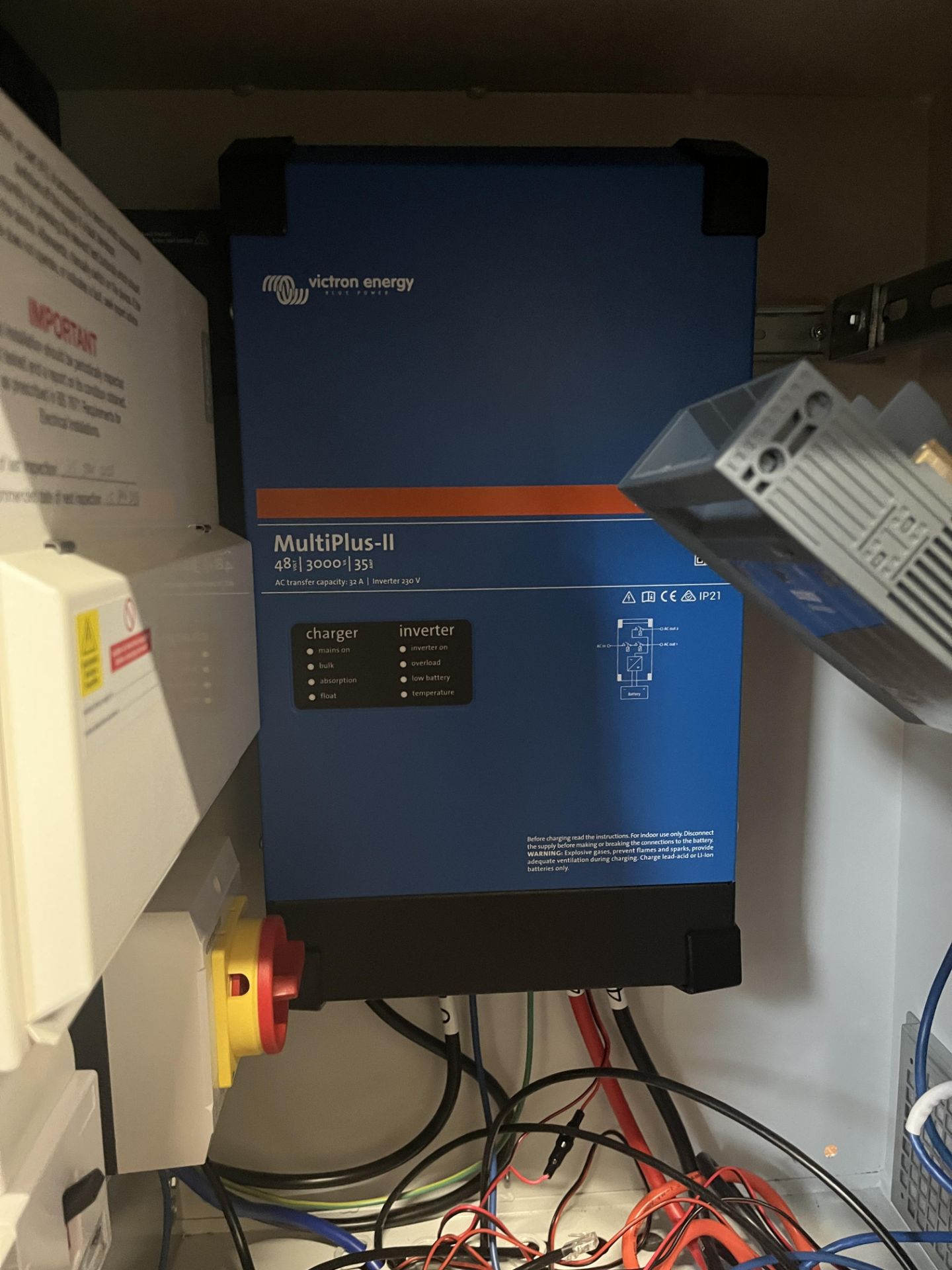 Server Cabinet Comprising Victron Energy Multiplus II 48/3000/35 Inverter, Victron Energy Cerbo GX. - Image 2 of 4