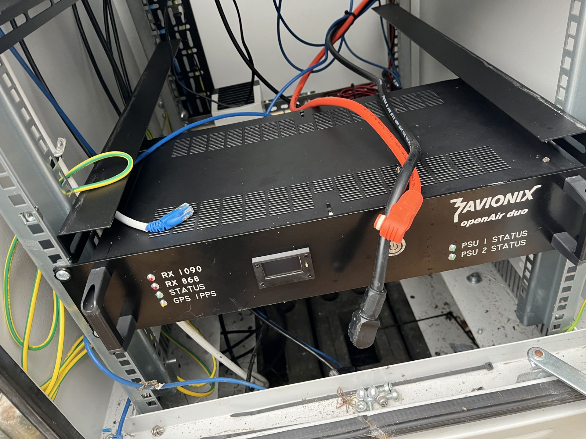 Cabinet Comprising Avionix OpenAir Duo, Victron Energy Lynx Distributor, Victron Energy Orion TR 48 - Image 3 of 7