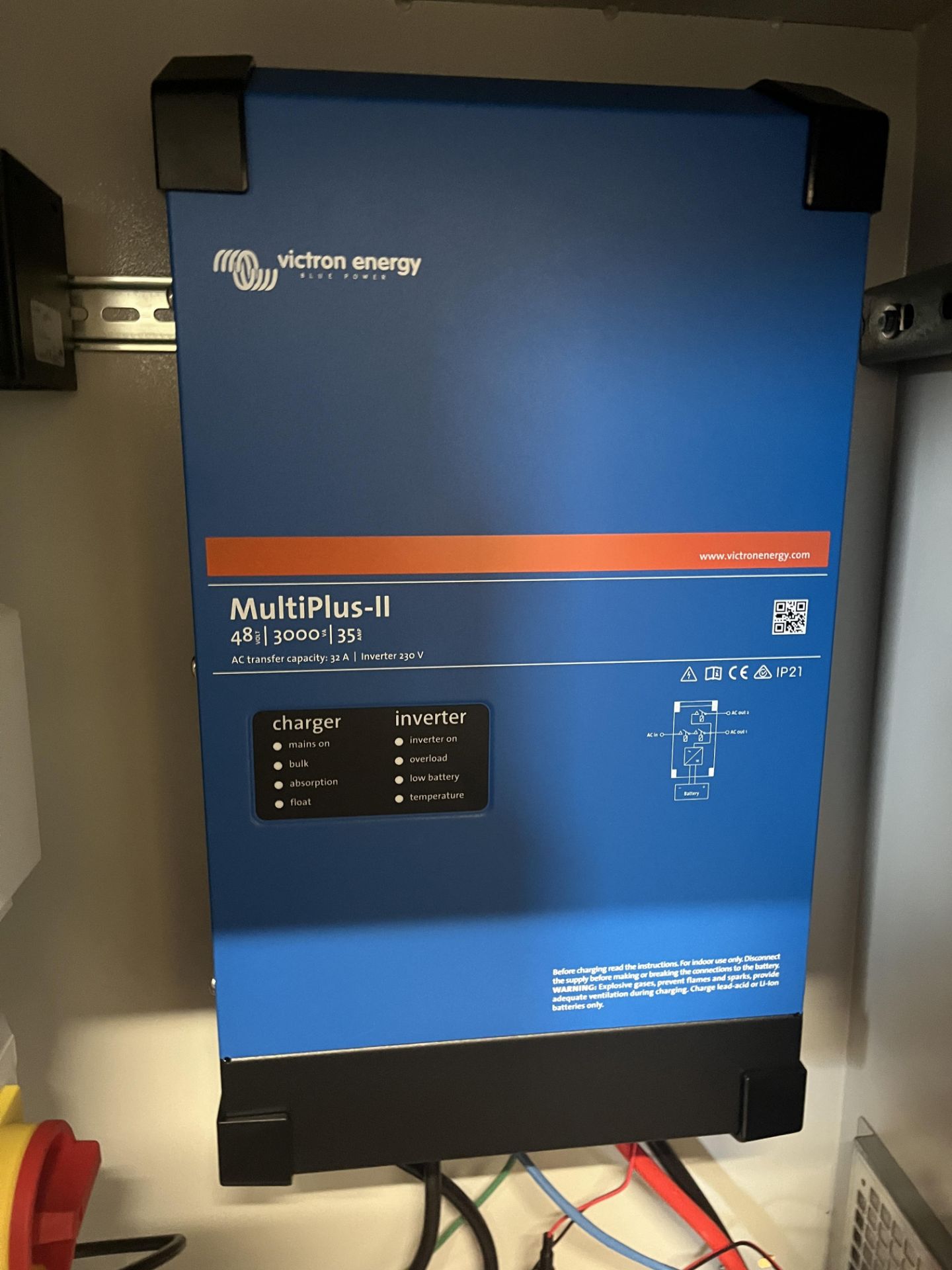 Server Cabinet Comprising Victron Energy Multiplus II 48/3000/35 Inverter, Victron Energy Cerbo GX. - Image 3 of 4