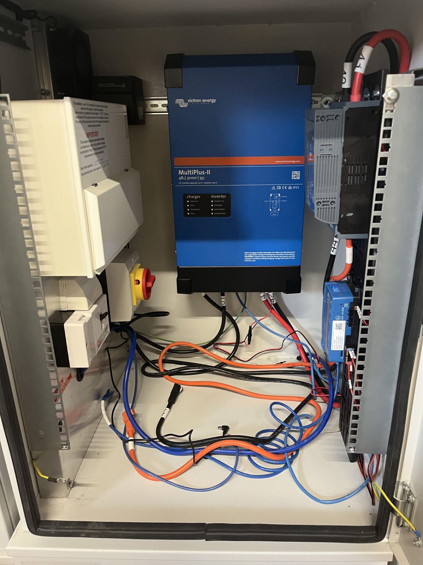Server Cabinet Comprising Victron Energy Multiplus II 48/3000/35 Inverter, Victron Energy Cerbo GX. - Image 2 of 4