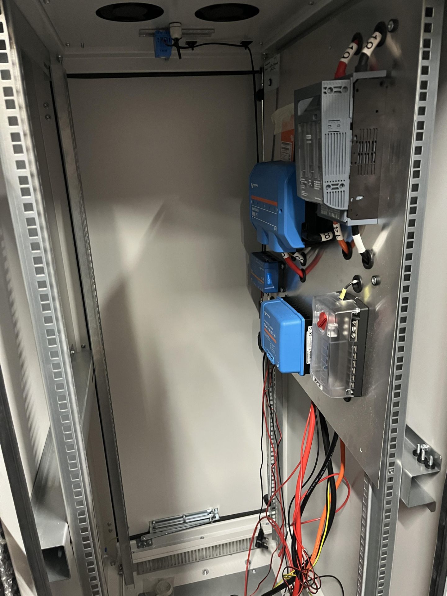 Tall Server Cabinet Comprising Victron Energy 1000DC Lynx Distributor and Victron Energy Orion TR 48 - Image 2 of 5