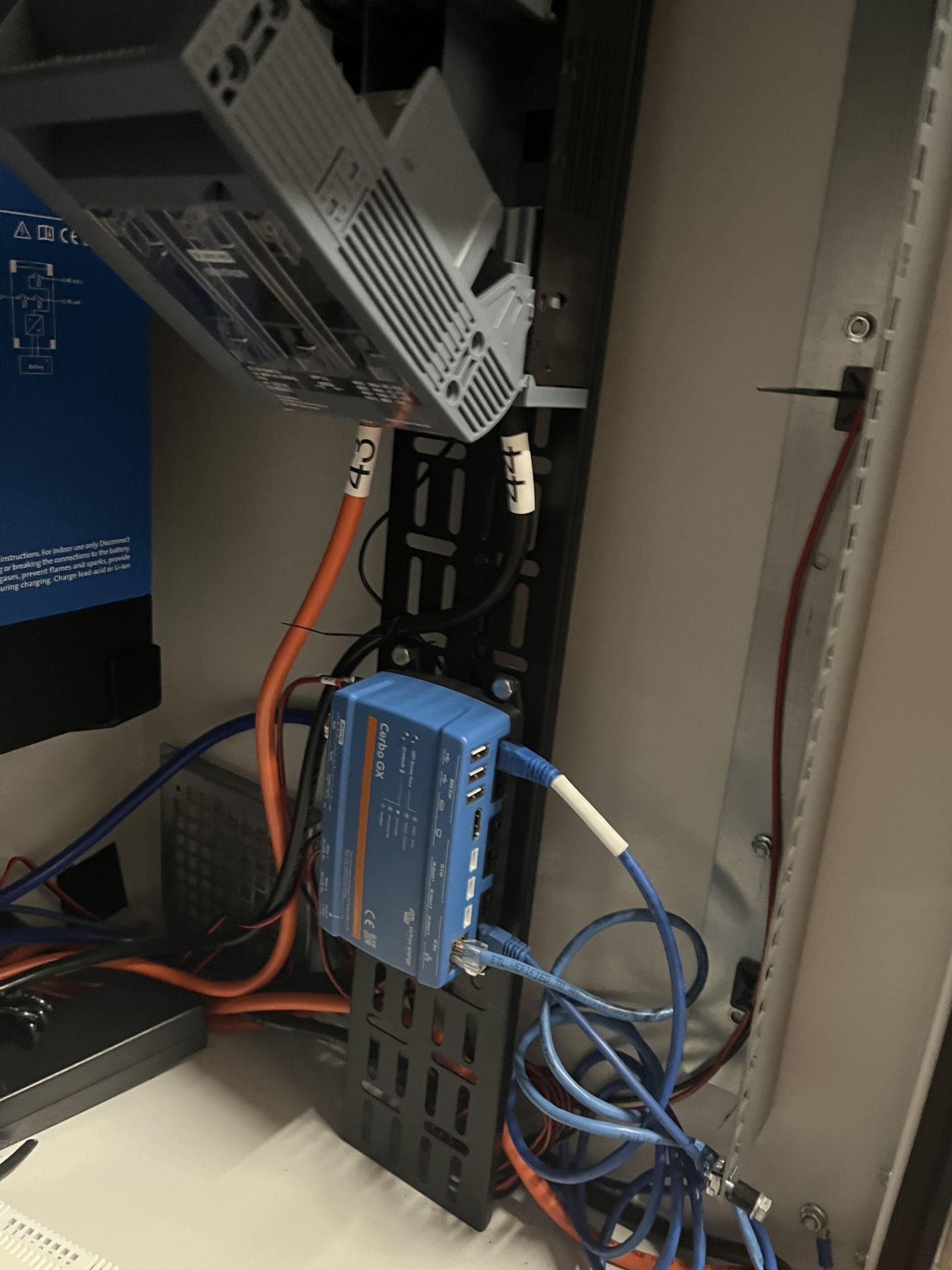 Server Cabinet Comprising Victron Energy Multiplus II 48/3000/35 Inverter, Victron Energy Cerbo GX. - Image 4 of 4