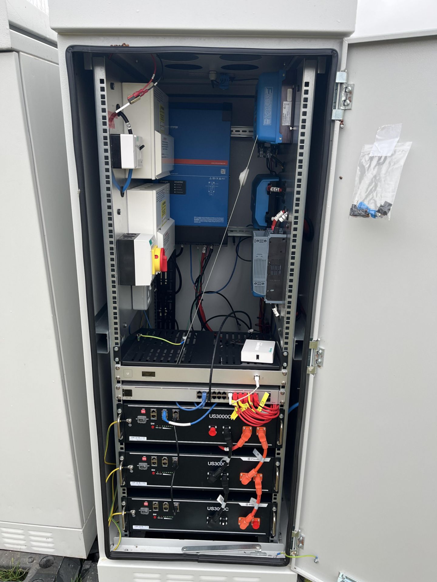 Cabinet Comprising 3 x Pylontech US3000C Power Packs, Victron Energy MPPT 250 / 60 MC4 Smart Solar C - Image 2 of 8