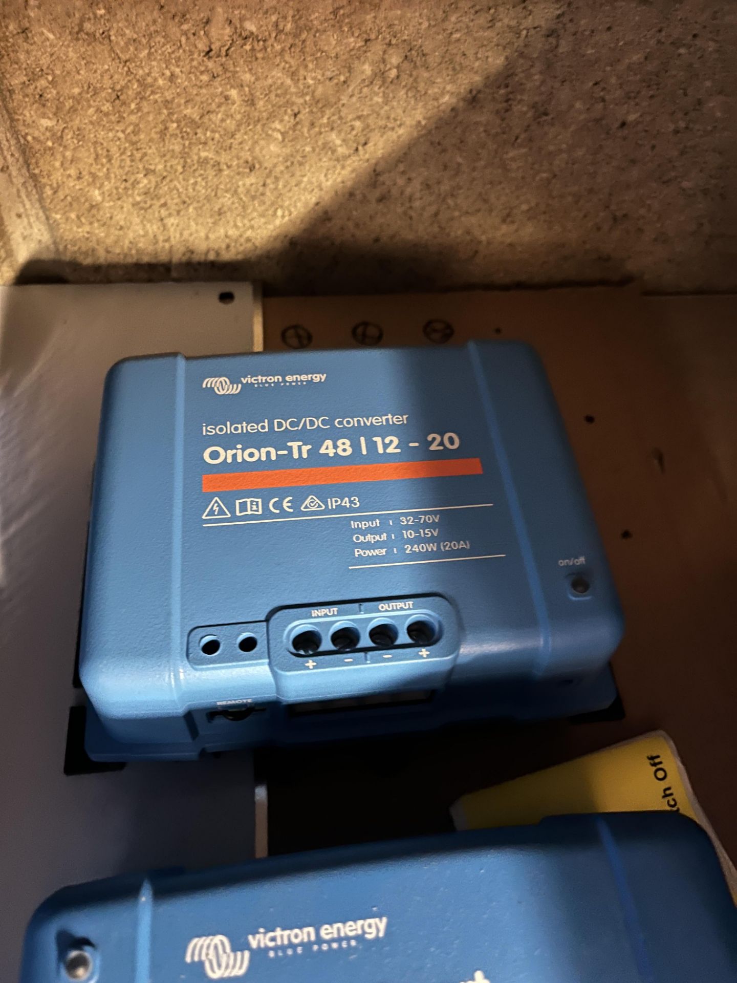 Victron Energy Lynx Shunt 1000, Victron Energy Orion-TR Smart 12/24-15 Non Isolated DC/DC Charger, - Image 3 of 3