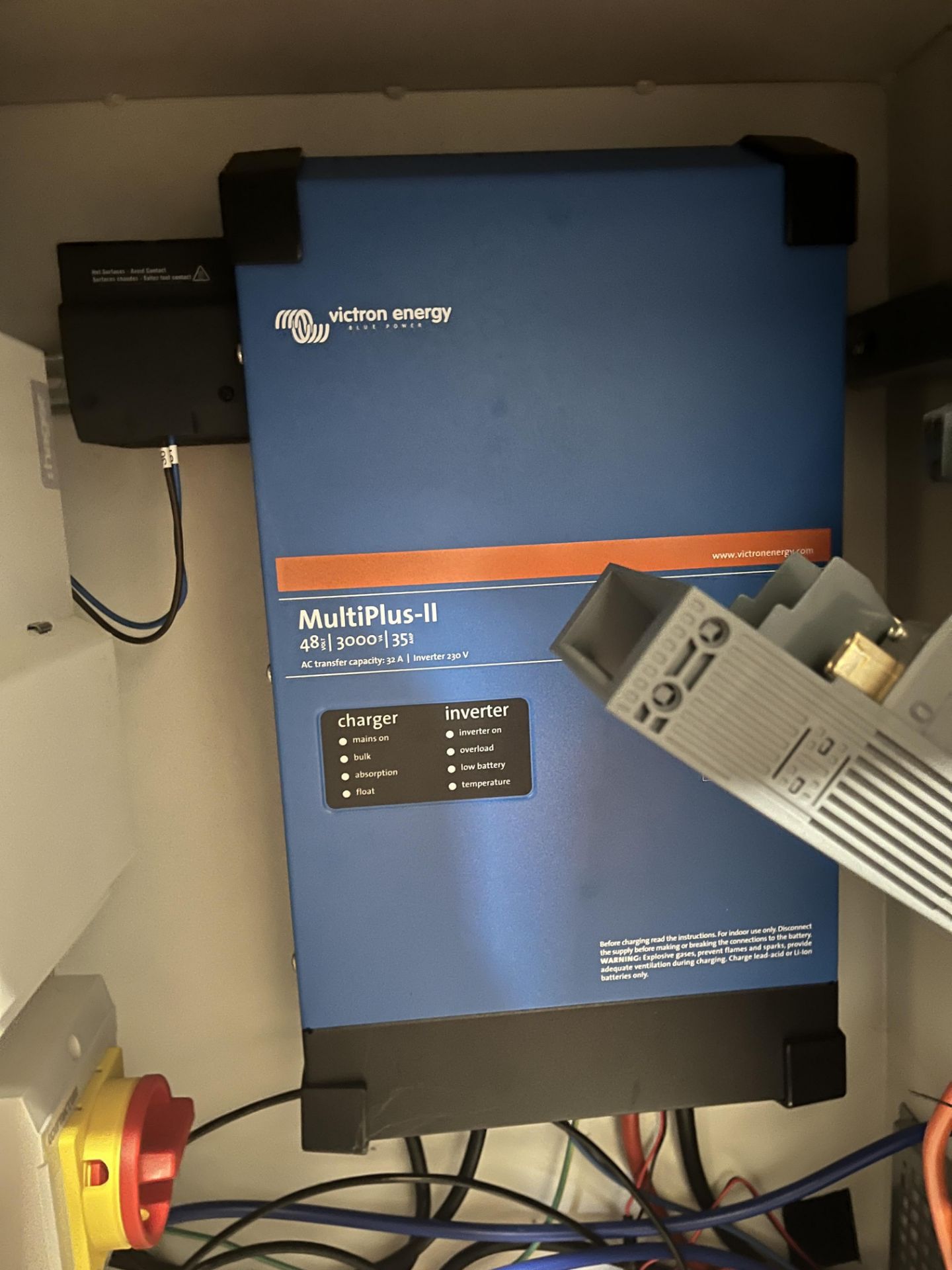 Server Cabinet Comprising Victron Energy Multiplus II 48/3000/35 Inverter, Victron Energy Cerbo GX. - Image 3 of 4