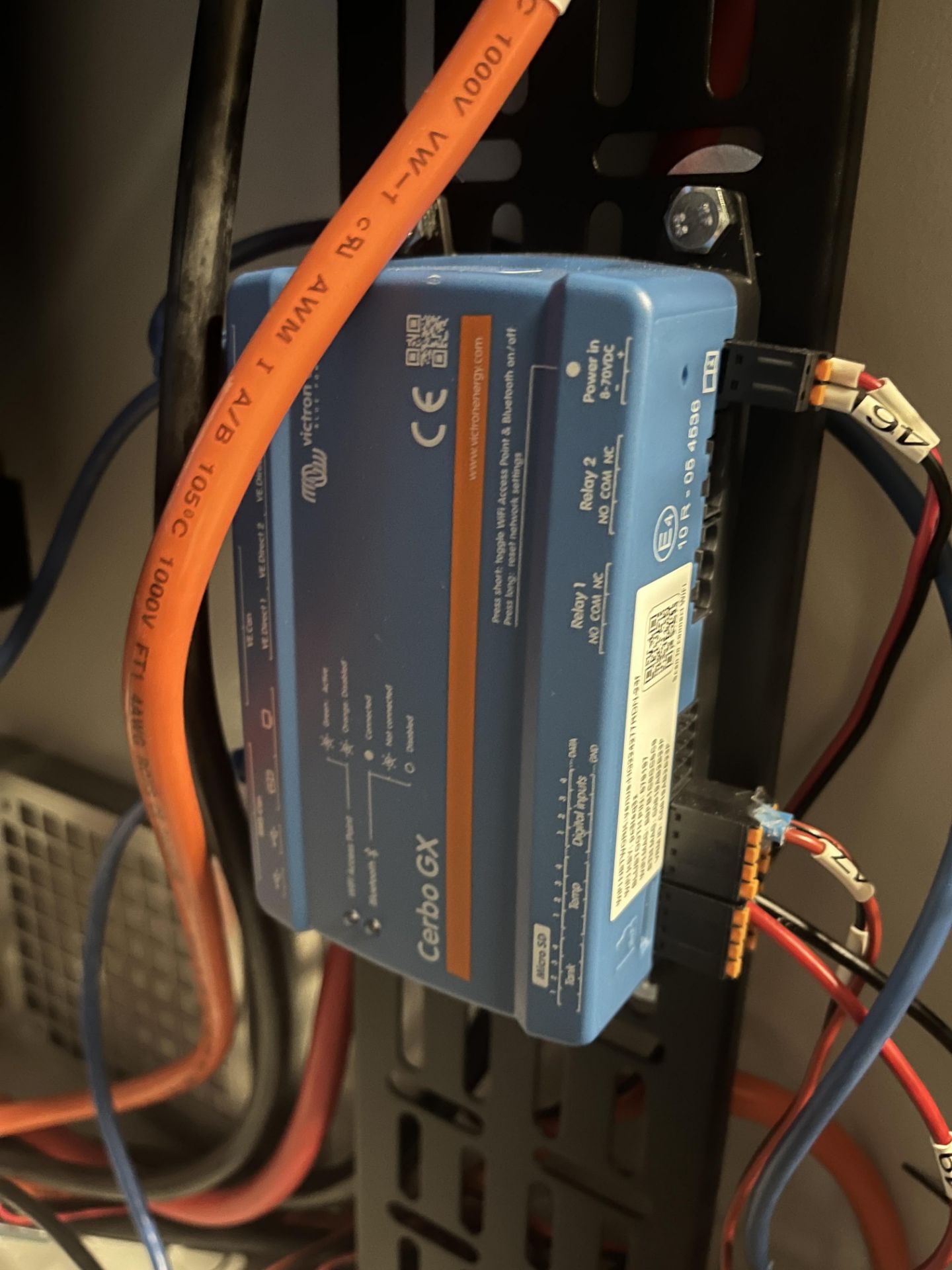 Server Cabinet Comprising Victron Energy Multiplus II 48/3000/35 Inverter, Victron Energy Cerbo GX. - Image 4 of 4