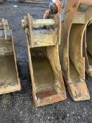 1: RHINOX, 450mm Digging Bucket, 65mm Dia.