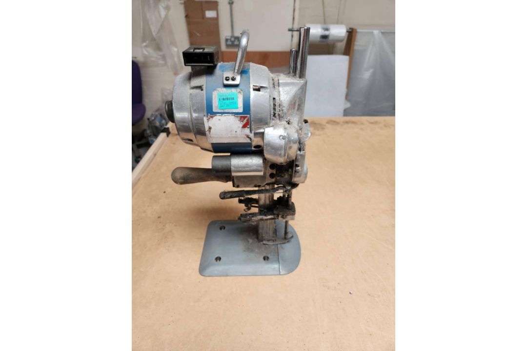 Eastman Blue Streak Fabric Cutter - Image 2 of 2