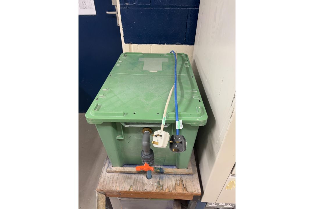 Laboratory Oven with Water Cooling Unit - Image 2 of 3