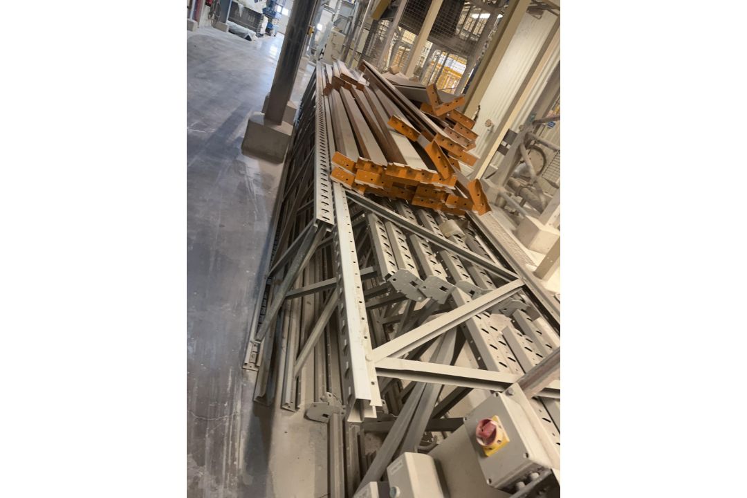 A Quantity of Boltless Pallet Racking Ccomprising:  14 End Frames; 50 Cross Beams - Image 1 of 3