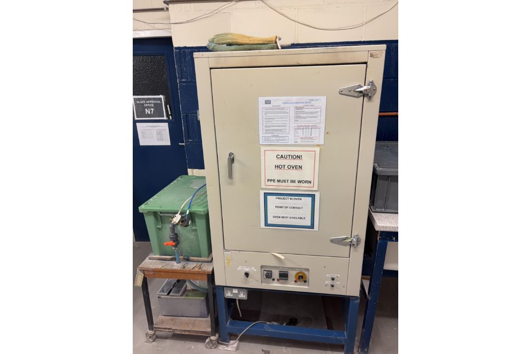 Laboratory Oven with Water Cooling Unit - Image 1 of 3