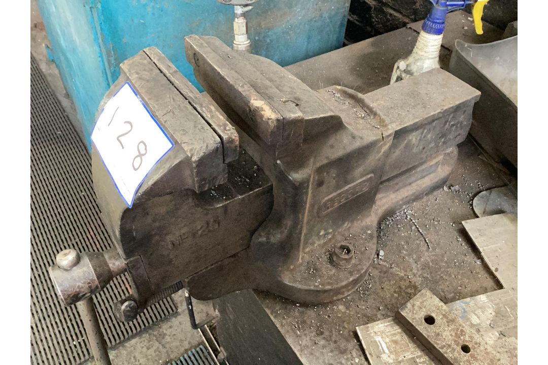 Record, No. 25, quick release bench vice, 6” - Image 1 of 2