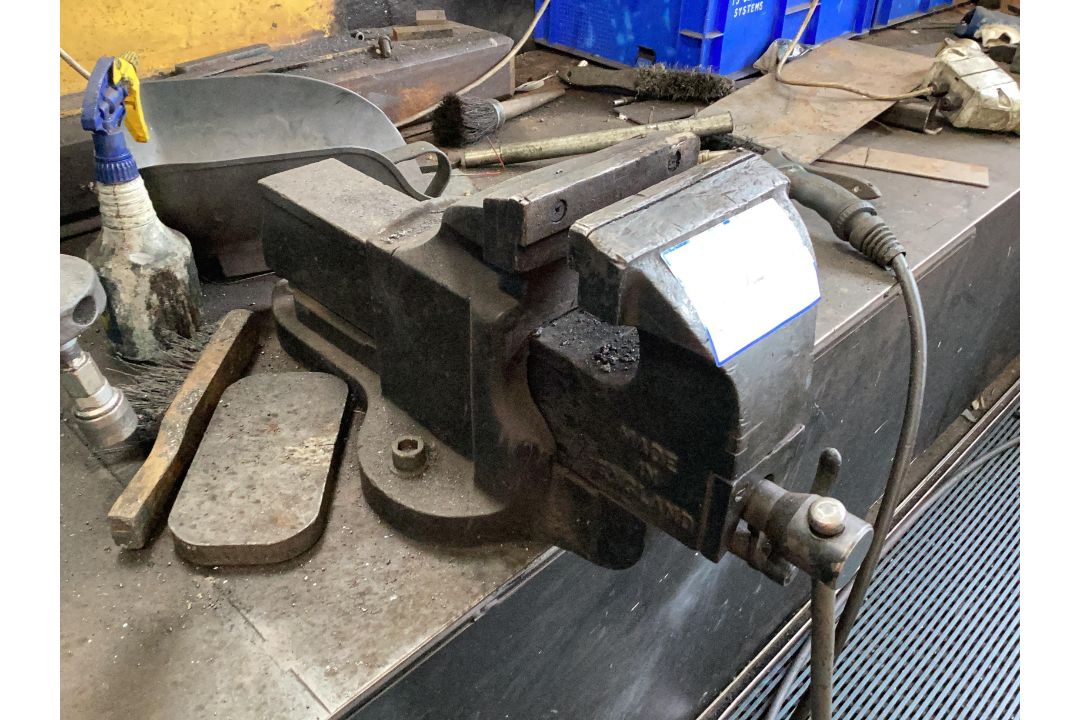Record, No. 25, quick release bench vice, 6” - Image 2 of 2
