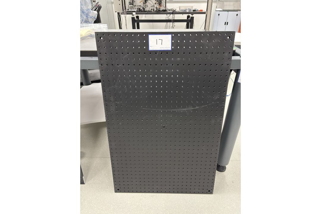 1: Thorlabs , MB6090/M, 900mm x 600mm Aluminium Optical Breadboard