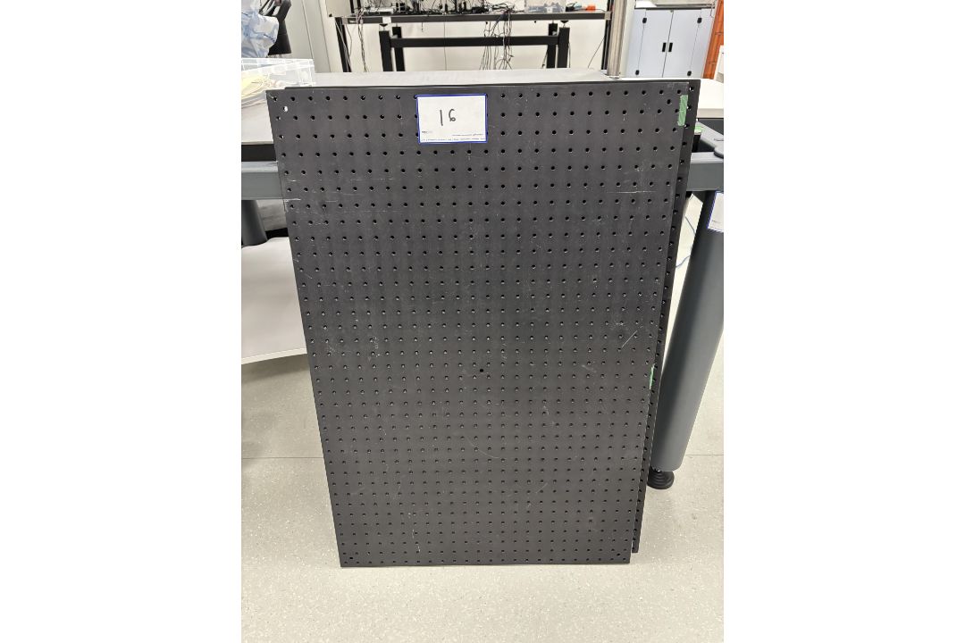 1: Thorlabs , MB6090/M, 900mm x 600mm Aluminium Optical Breadboard