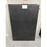 1: Thorlabs , MB6090/M, 900mm x 600mm Aluminium Optical Breadboard