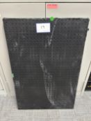1: Thorlabs , MB6090/M, 900mm x 600mm Aluminium Optical Breadboard