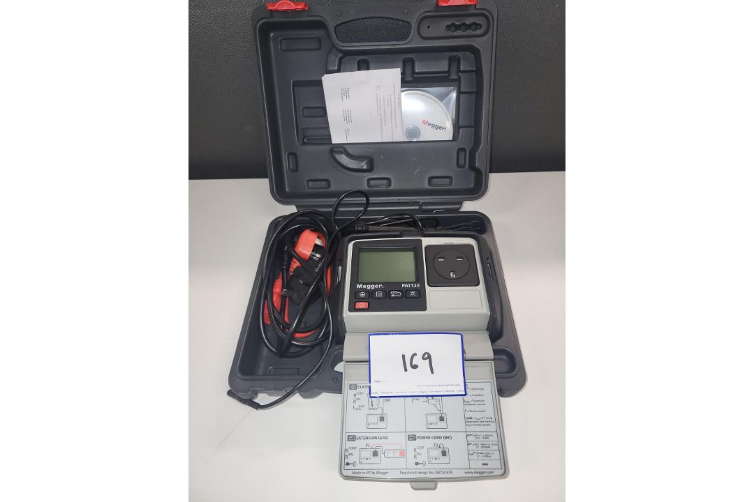 Megger Pat120 Pat Tester Serial No. : 101792570 in Carry Case