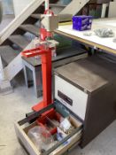 1: Plastgrommet, SQ (Queen), Eyelet Insertion Machine, Pneumatic Semi-Auto, Serial Number: 2606, Yea