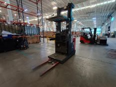 Electric forklift