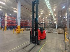 Electric forklift