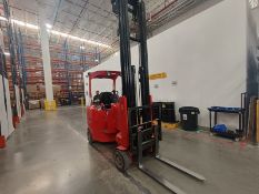 Electric forklift